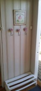 Knagger og palleskohylle