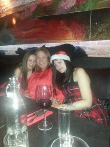 God stemning rundt bordet. 