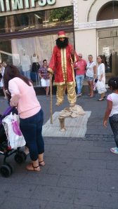 Hæ? Mann i løse luften.