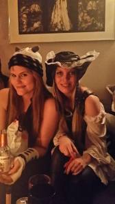 Meg med dalek-lua og sexy -pirat-Jane. 