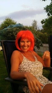 Lisbeth med rødt hår.