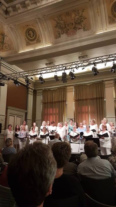 37118507_10160697561215596_8229647854465974272_n